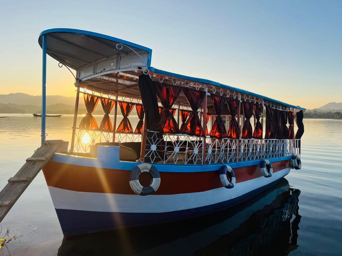 👉🔰Reservation of A luxurious Boat